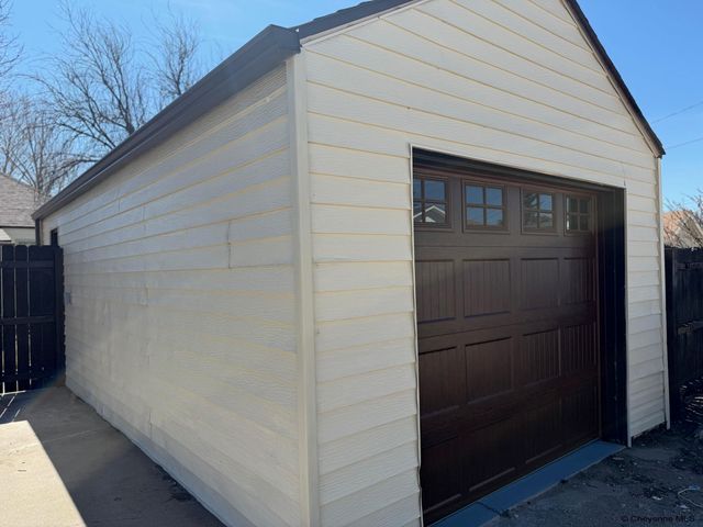 314 E 2ND AVE, Cheyenne, WY 82001