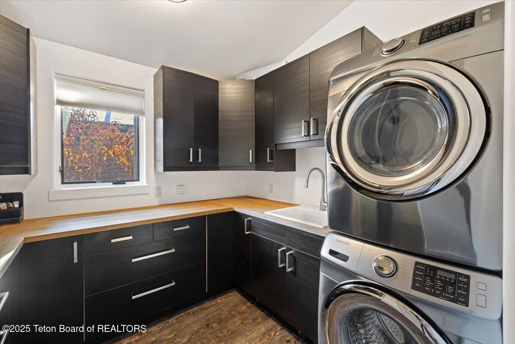 3230 W KING EIDER Road, Jackson, WY 83001 photo 17