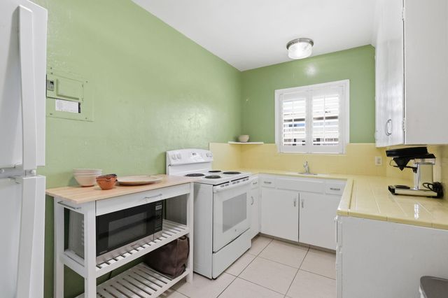 202 GLEASON Street 6, Delray Beach, FL 33483