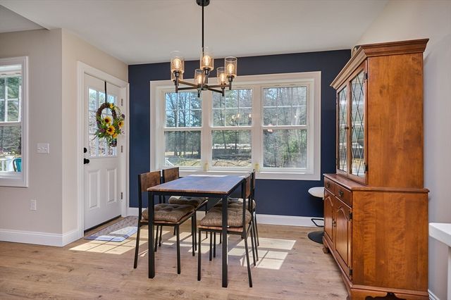 16 Steplar Crossing 16, Easthampton, MA 01027
