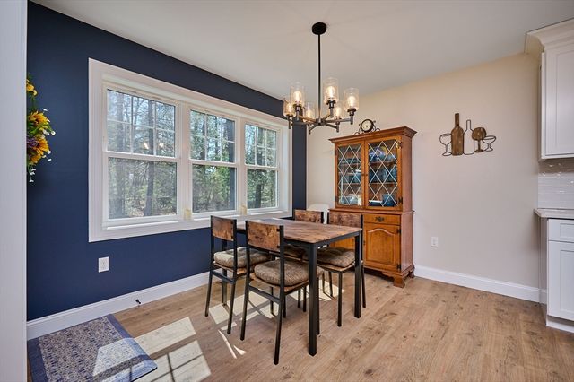 16 Steplar Crossing 16, Easthampton, MA 01027