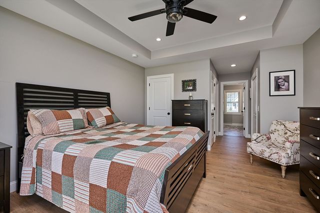 16 Steplar Crossing 16, Easthampton, MA 01027