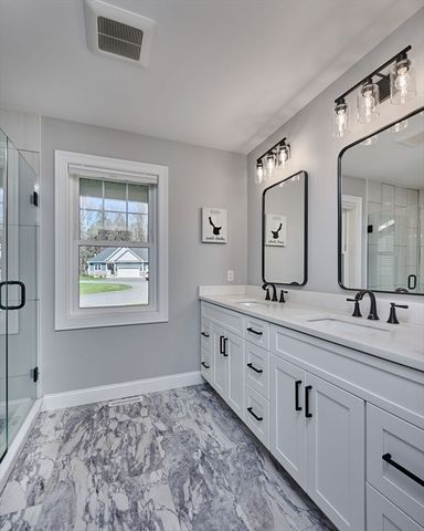 16 Steplar Crossing 16, Easthampton, MA 01027