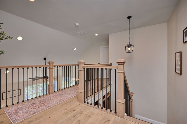 16 Steplar Crossing 16, Easthampton, MA 01027