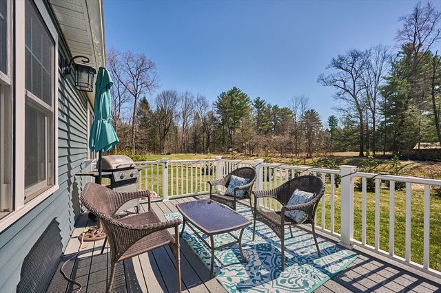 16 Steplar Crossing 16, Easthampton, MA 01027