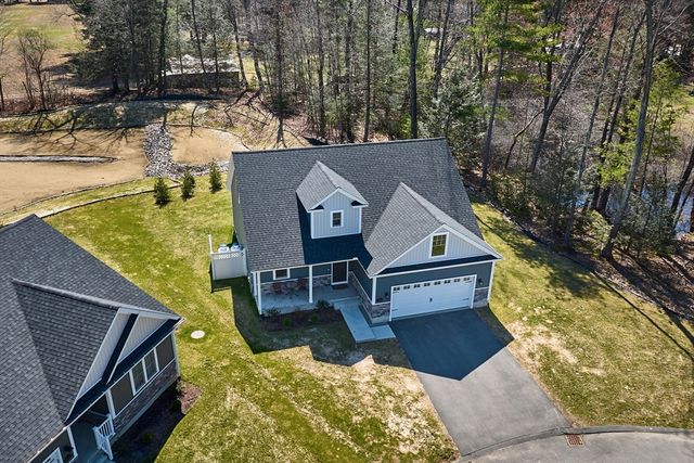 16 Steplar Crossing 16, Easthampton, MA 01027