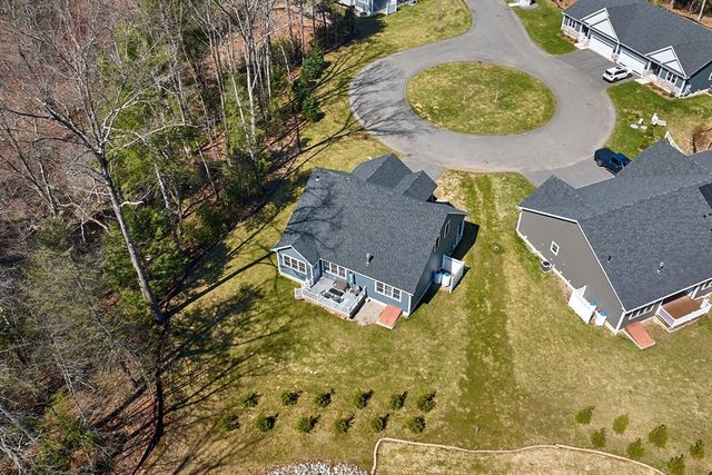 16 Steplar Crossing 16, Easthampton, MA 01027