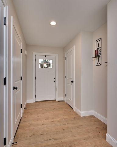 16 Steplar Crossing 16, Easthampton, MA 01027