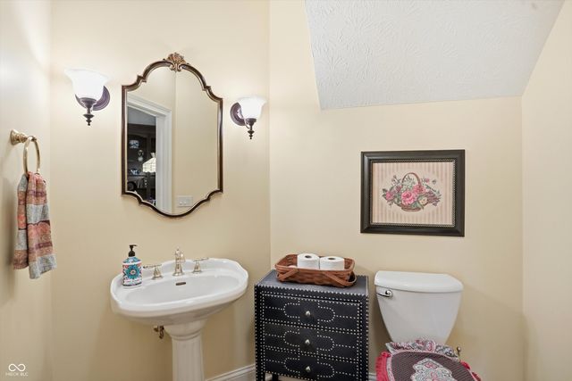 5744 Hickory Woods Drive, Plainfield, IN 46168
