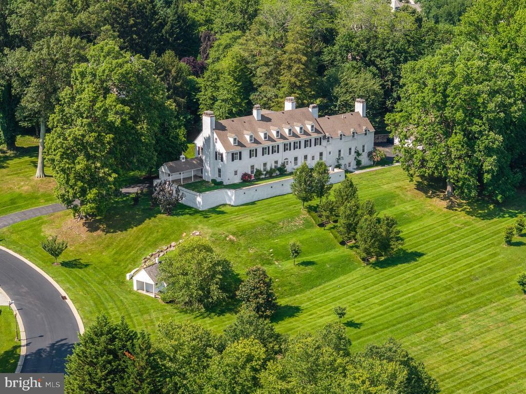 1266 GULPH CREEK DR, Wayne, PA 19087