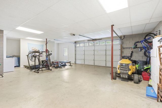 202 Contrary Rd, Burns, TN 37029