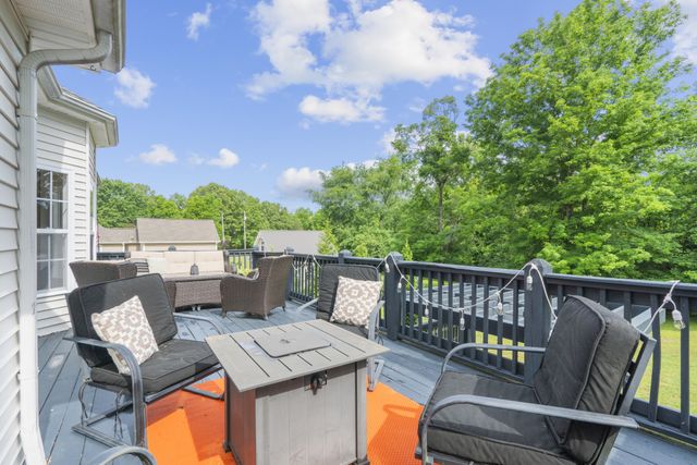 202 Contrary Rd, Burns, TN 37029
