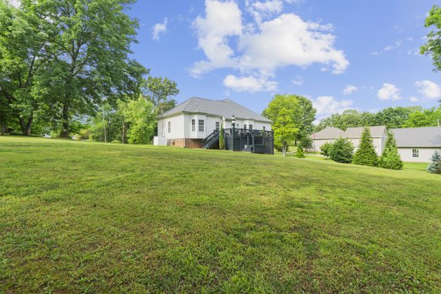 202 Contrary Rd, Burns, TN 37029
