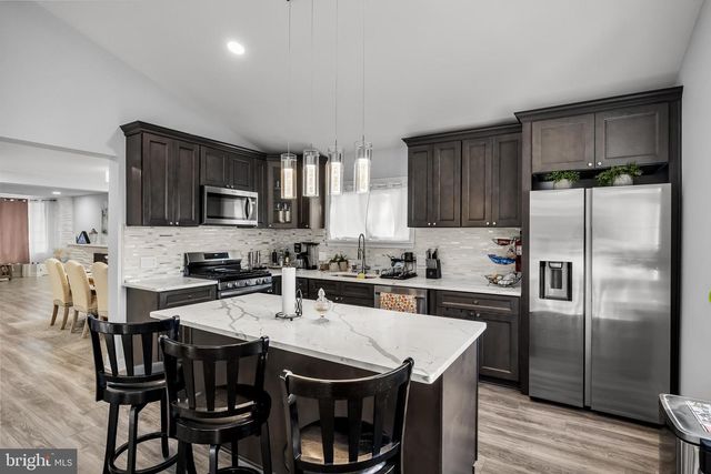 235 W CENTER AVE, Maple Shade, NJ 08052