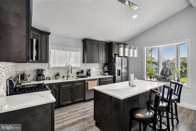 235 W CENTER AVE, Maple Shade, NJ 08052