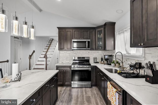 235 W CENTER AVE, Maple Shade, NJ 08052