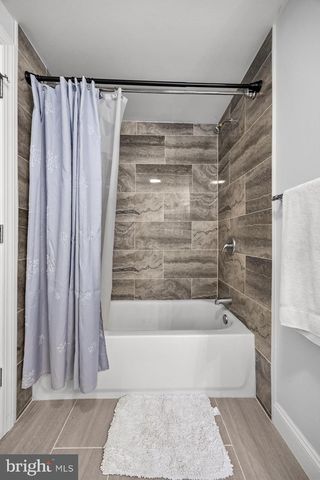 235 W CENTER AVE, Maple Shade, NJ 08052