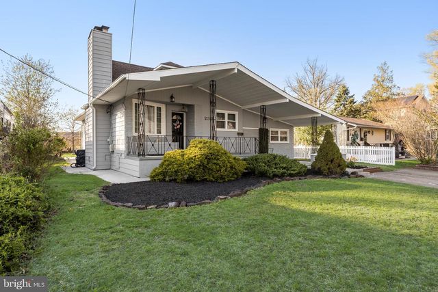 235 W CENTER AVE, Maple Shade, NJ 08052