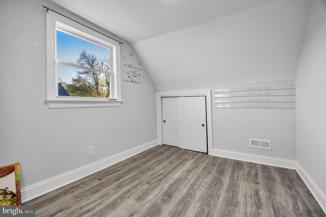 235 W CENTER AVE, Maple Shade, NJ 08052