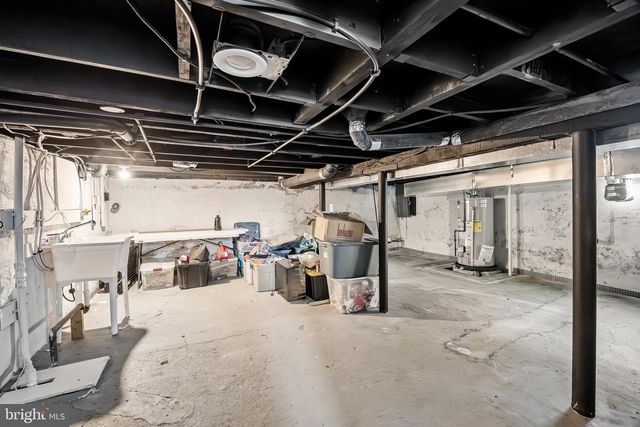 235 W CENTER AVE, Maple Shade, NJ 08052