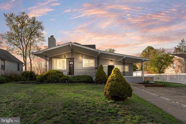 235 W CENTER AVE, Maple Shade, NJ 08052