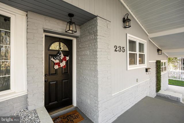 235 W CENTER AVE, Maple Shade, NJ 08052