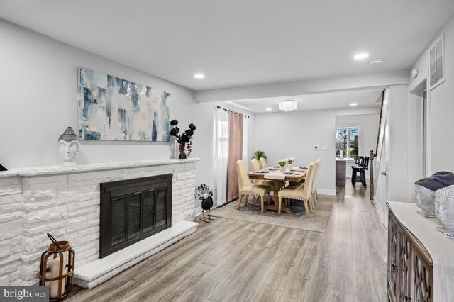 235 W CENTER AVE, Maple Shade, NJ 08052