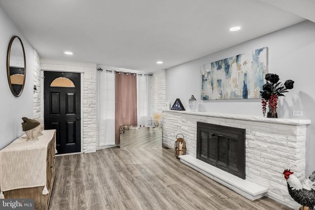 235 W CENTER AVE, Maple Shade, NJ 08052