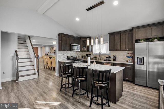 235 W CENTER AVE, Maple Shade, NJ 08052