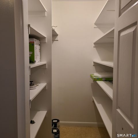 14 Fleetwood Park, Bethel, CT 06801