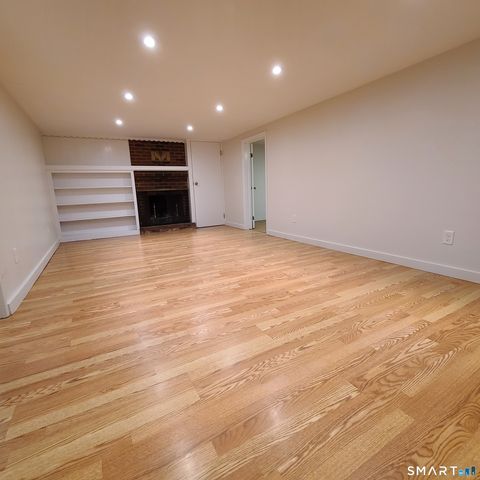 14 Fleetwood Park, Bethel, CT 06801