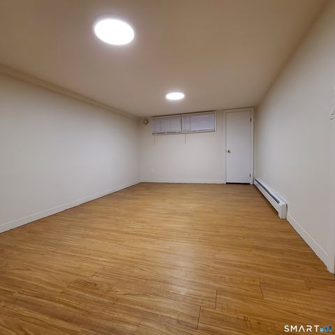 14 Fleetwood Park, Bethel, CT 06801