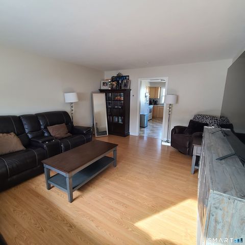 14 Fleetwood Park, Bethel, CT 06801