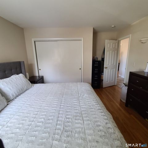 14 Fleetwood Park, Bethel, CT 06801