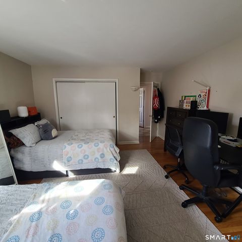 14 Fleetwood Park, Bethel, CT 06801