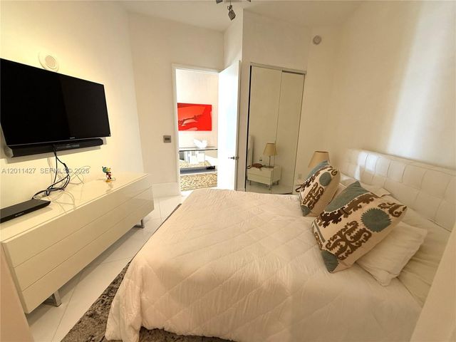 15811 Collins Ave 4207, Sunny Isles Beach, FL 33160