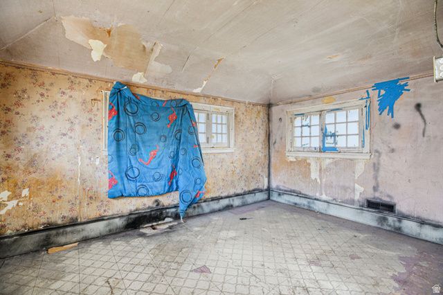 933 W GENTILE ST, Layton, UT 84041