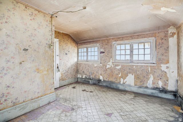 933 W GENTILE ST, Layton, UT 84041