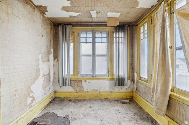 933 W GENTILE ST, Layton, UT 84041