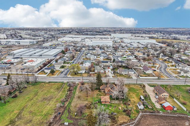 933 W GENTILE ST, Layton, UT 84041