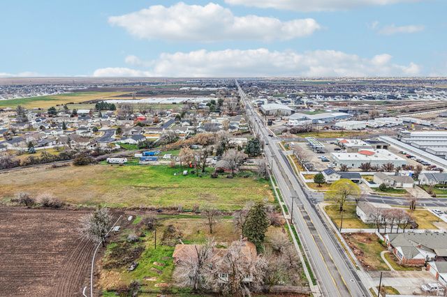 933 W GENTILE ST, Layton, UT 84041