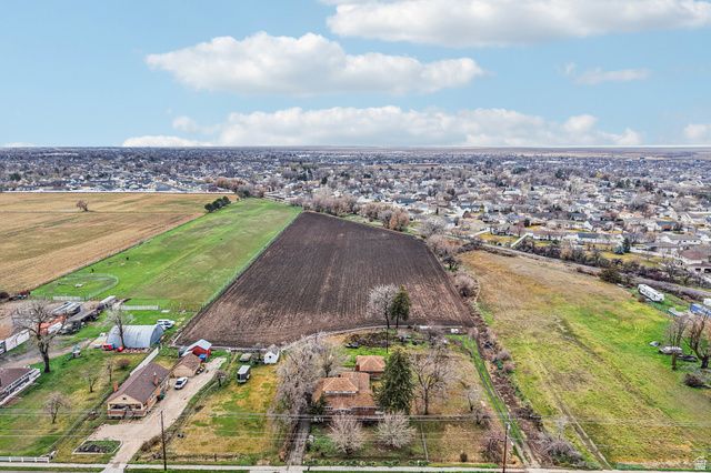 933 W GENTILE ST, Layton, UT 84041