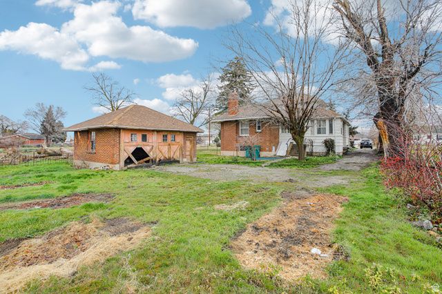 933 W GENTILE ST, Layton, UT 84041