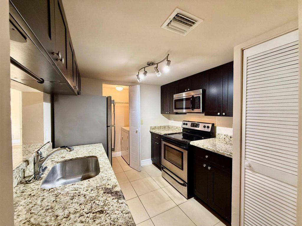 9901 Westview Drive 324, Coral Springs, FL 33076