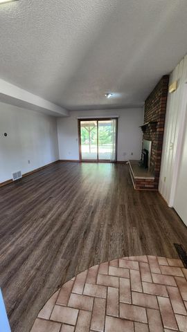 1404 City View Court NE, Rochester, MN 55906