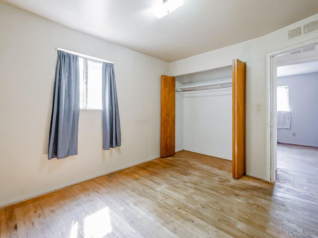 6558 Berwyn Street, Dearborn, MI 48127