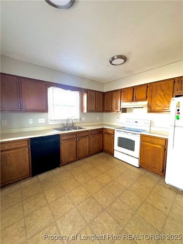 824 Glen Reilly Drive, Fayetteville, NC 28314