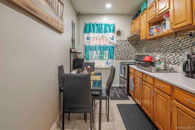 515 Hinsdale Street, Brooklyn, NY 11207