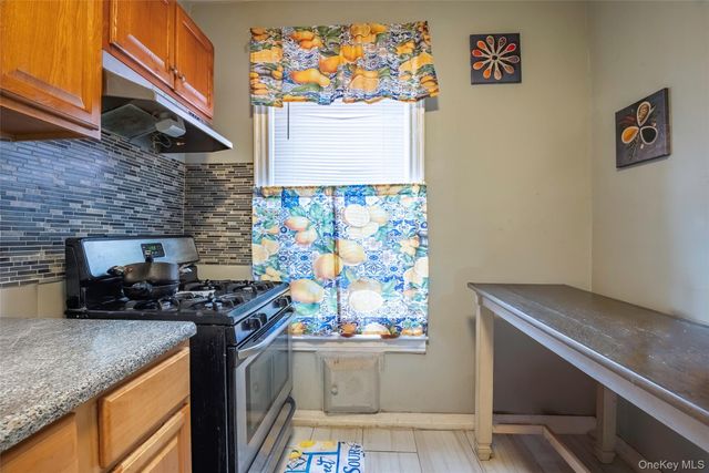 515 Hinsdale Street, Brooklyn, NY 11207