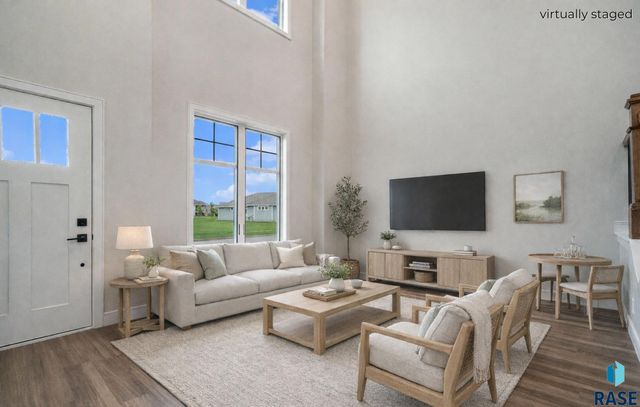 8607 W Shoreline Pl Place, Sioux Falls, SD 57107